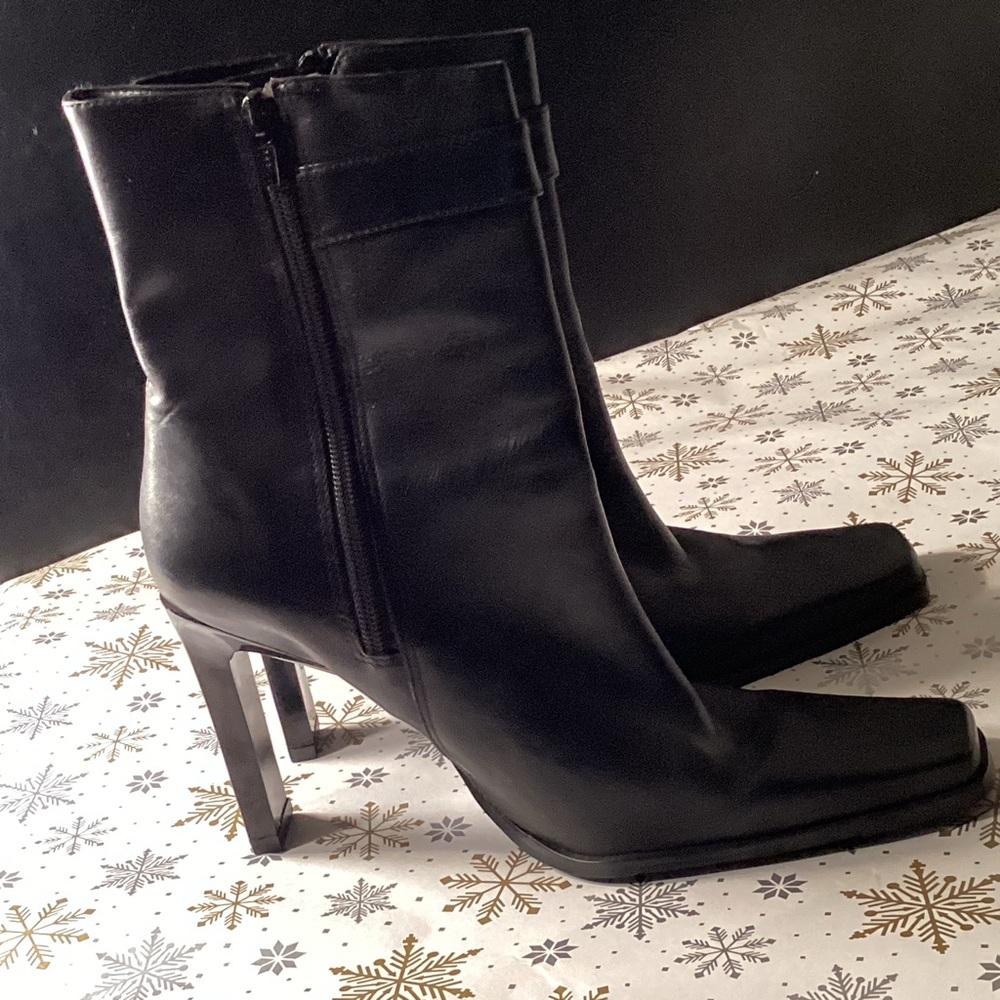 Bene Travoto Genuine Leather 3 Quarter Boot adjustable buckle Olive Green 9